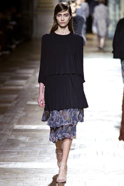 Look 29